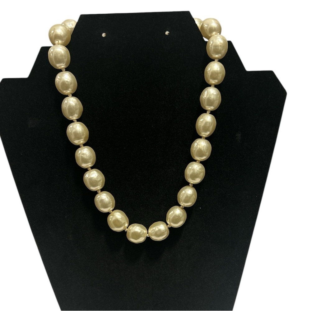 Large Genuine Freshwater Cream Pearl Necklace (VTG)